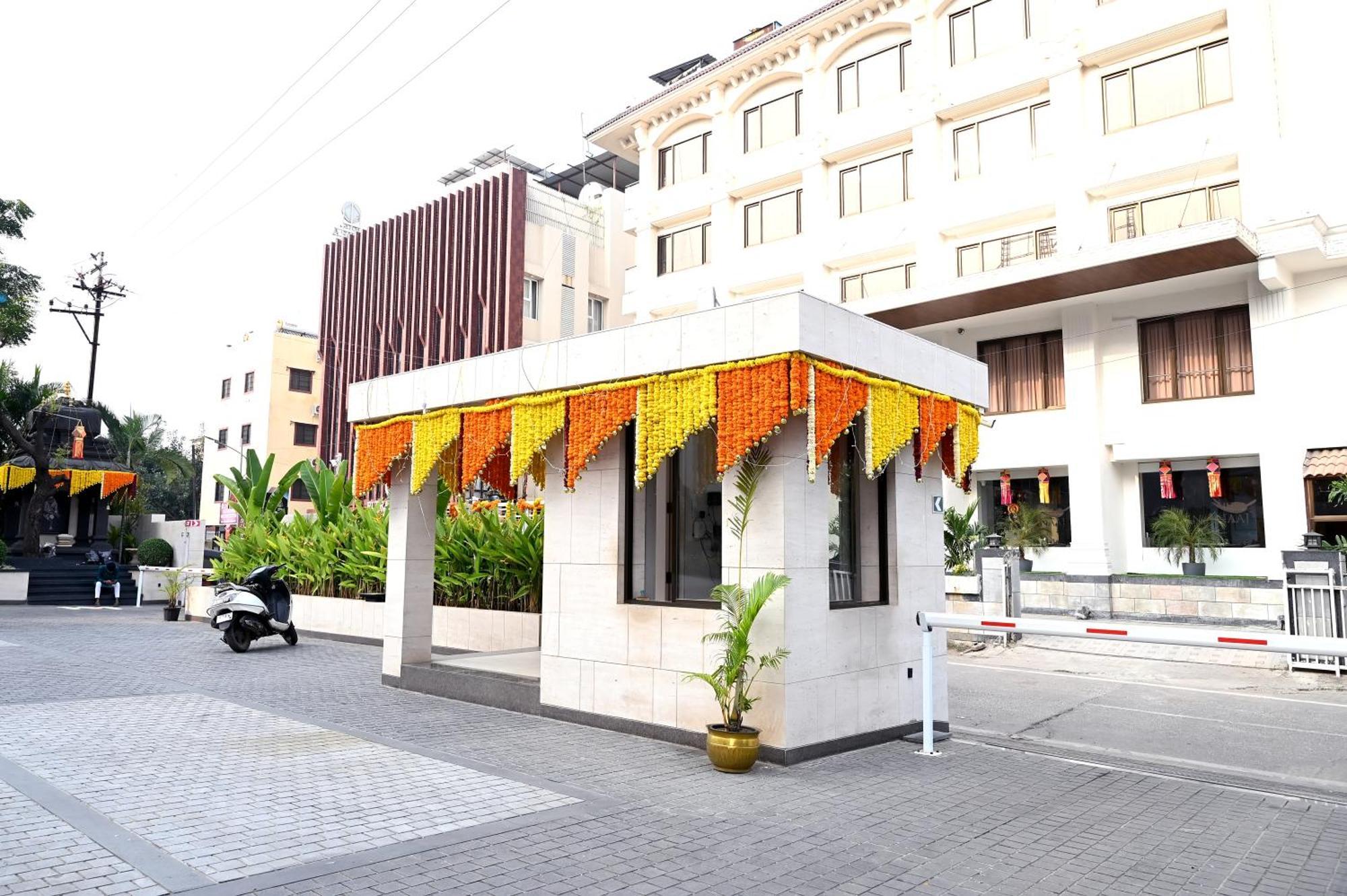 Marigold-Newly Renovated Hotel Shirdi Exterior photo